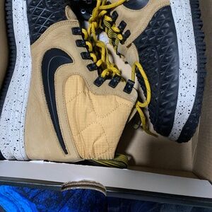 Nike Air Jordan Legacy waterproof boots Size 9.5